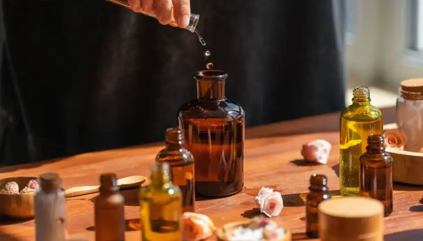 Co dłużej trzyma woda toaletowa czy perfumowana? Sprawdź różnice