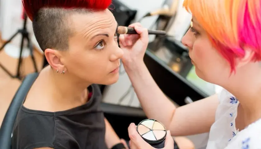 Jak zostać modelką makijażu: Kluczowe kroki, które musisz znać