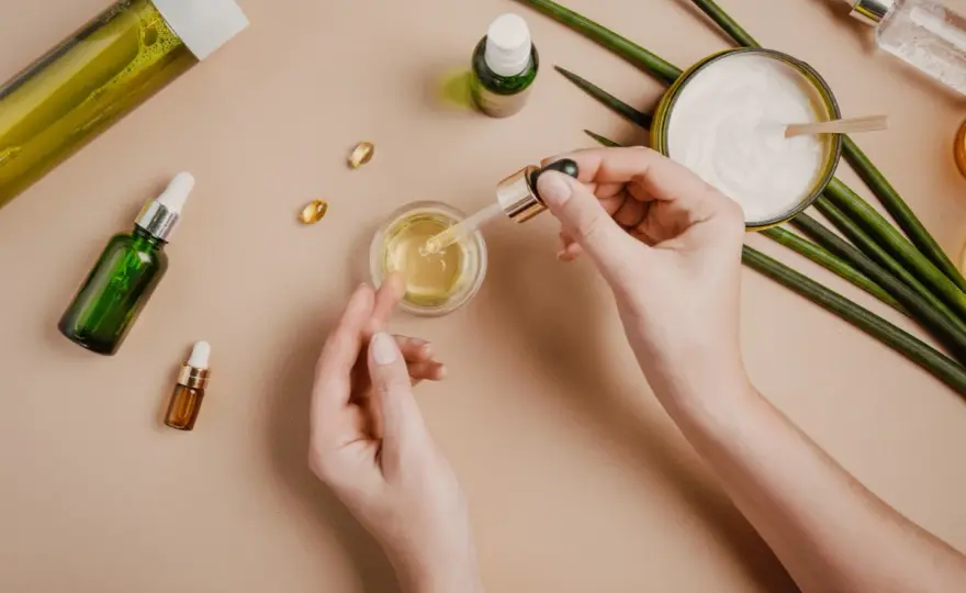 Co mocniejsze: woda toaletowa czy perfumowana? Odkryj różnice!