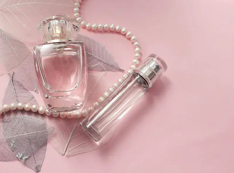 Zdjęcie Różnica między perfumami a wodą toaletową – co warto wiedzieć?